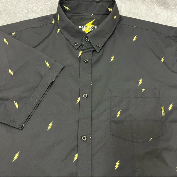 The Drive Clothing Shirt Mens 2XL Bad Luck Sucks Lightning Print Button Up - Picture 1 of 7